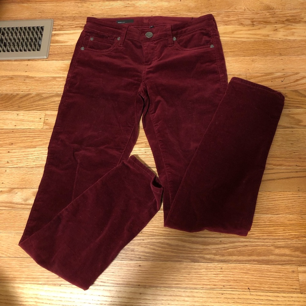 DIANA RELAXED FIT CORDUROY SKINNY (SYRAH)